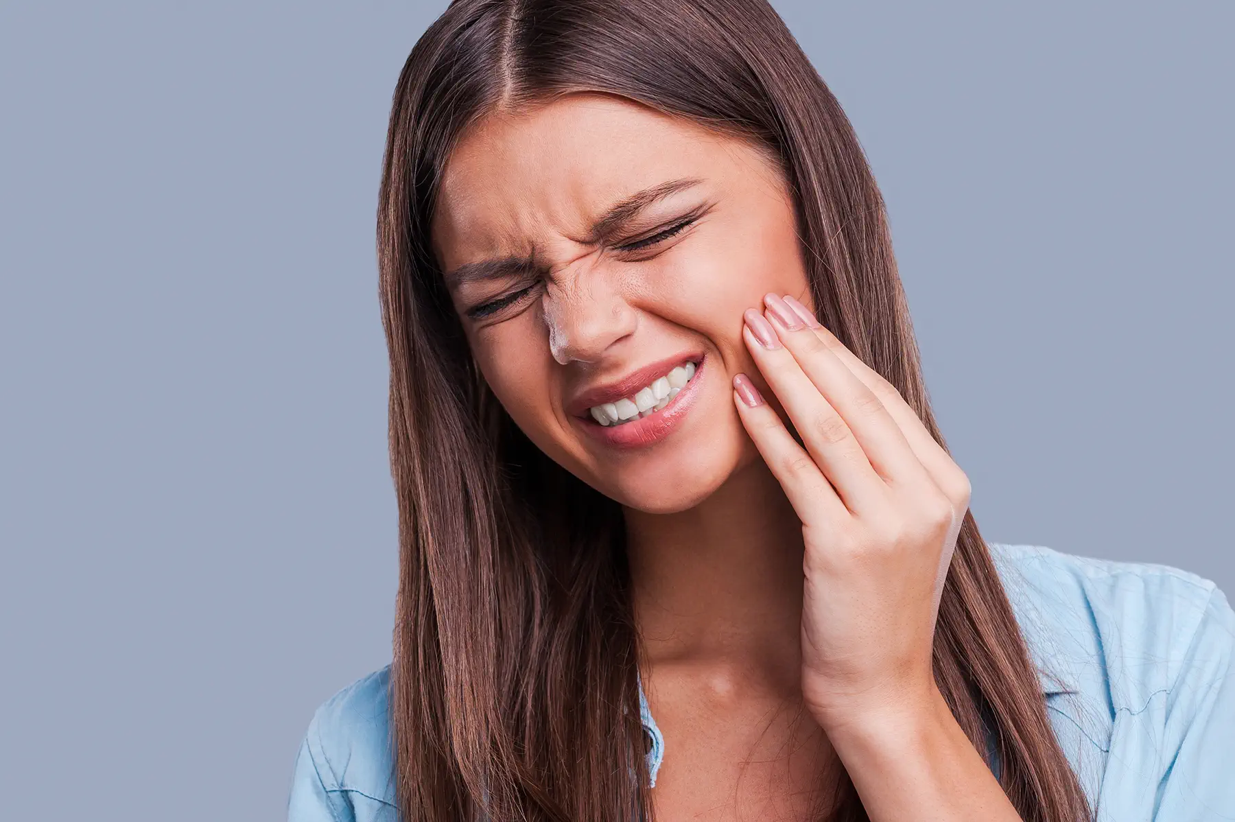 Severe toothache and first-aid steps before the dentist