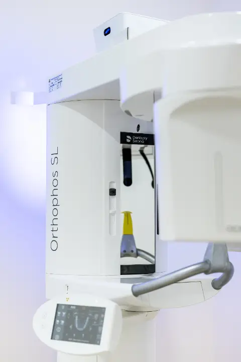 CBCT 3D scan for implants and root canal planning