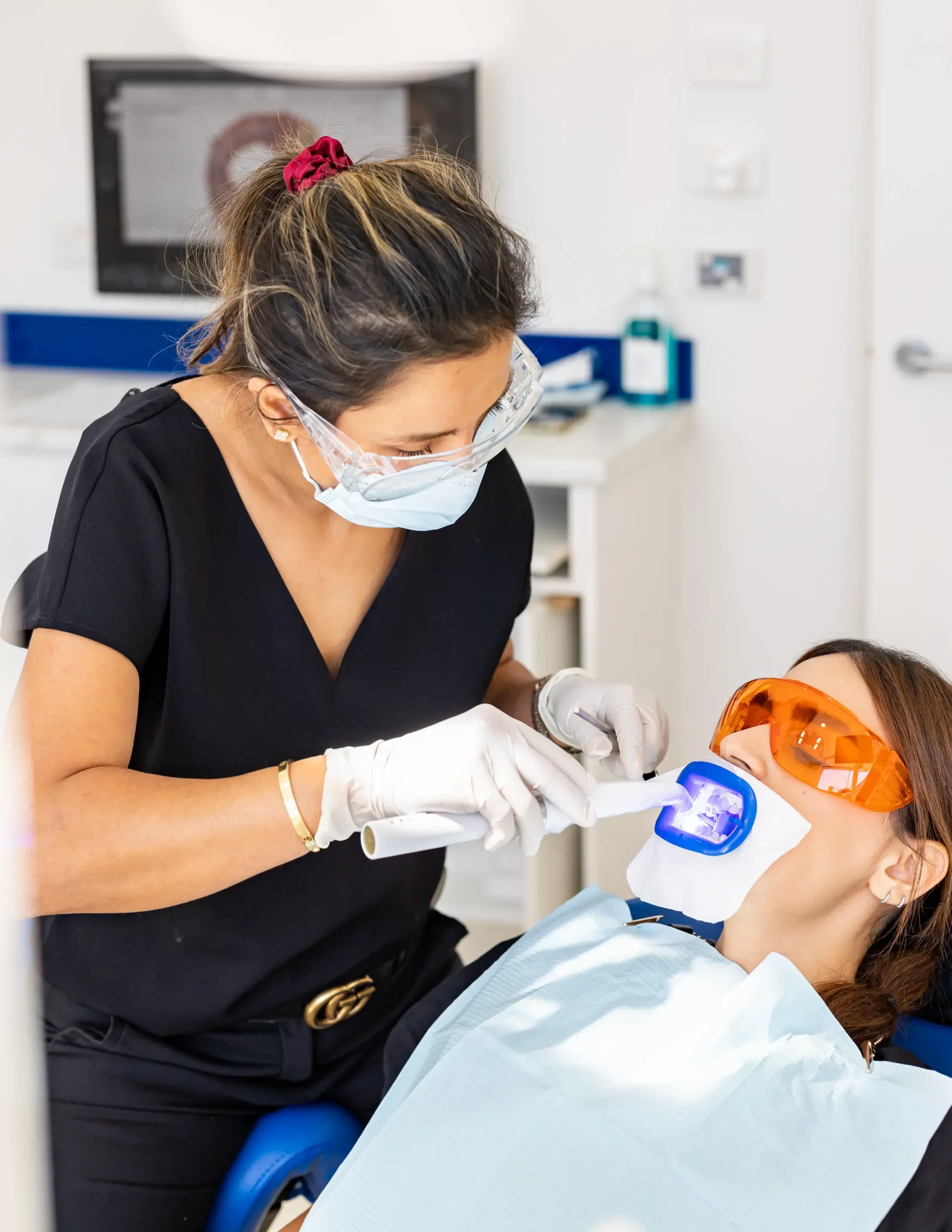 Philips Zoom teeth whitening at EasyCare Family Dental in East Brisbane